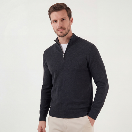 Anthrazitfarbener Pullover mit Halbreißverschluss
