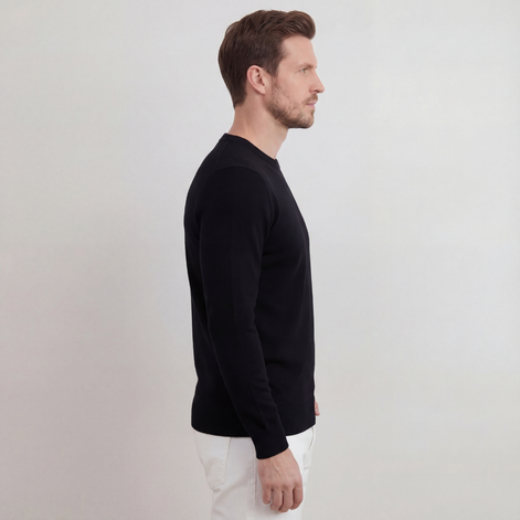 Schwarzer Rundhals-Pullover