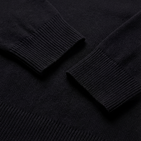 Schwarzer Rundhals-Pullover
