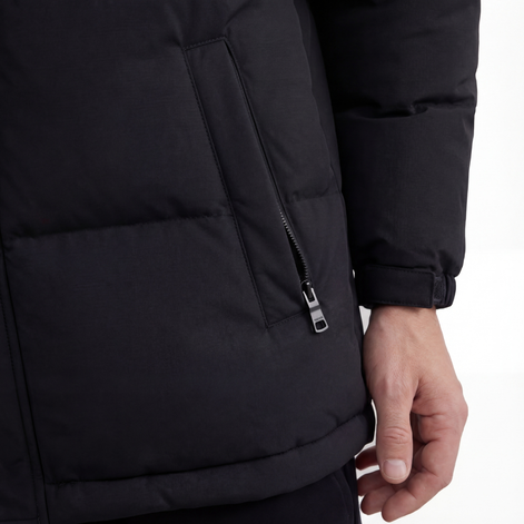 Schwarze Kapuzen Pufferjacke