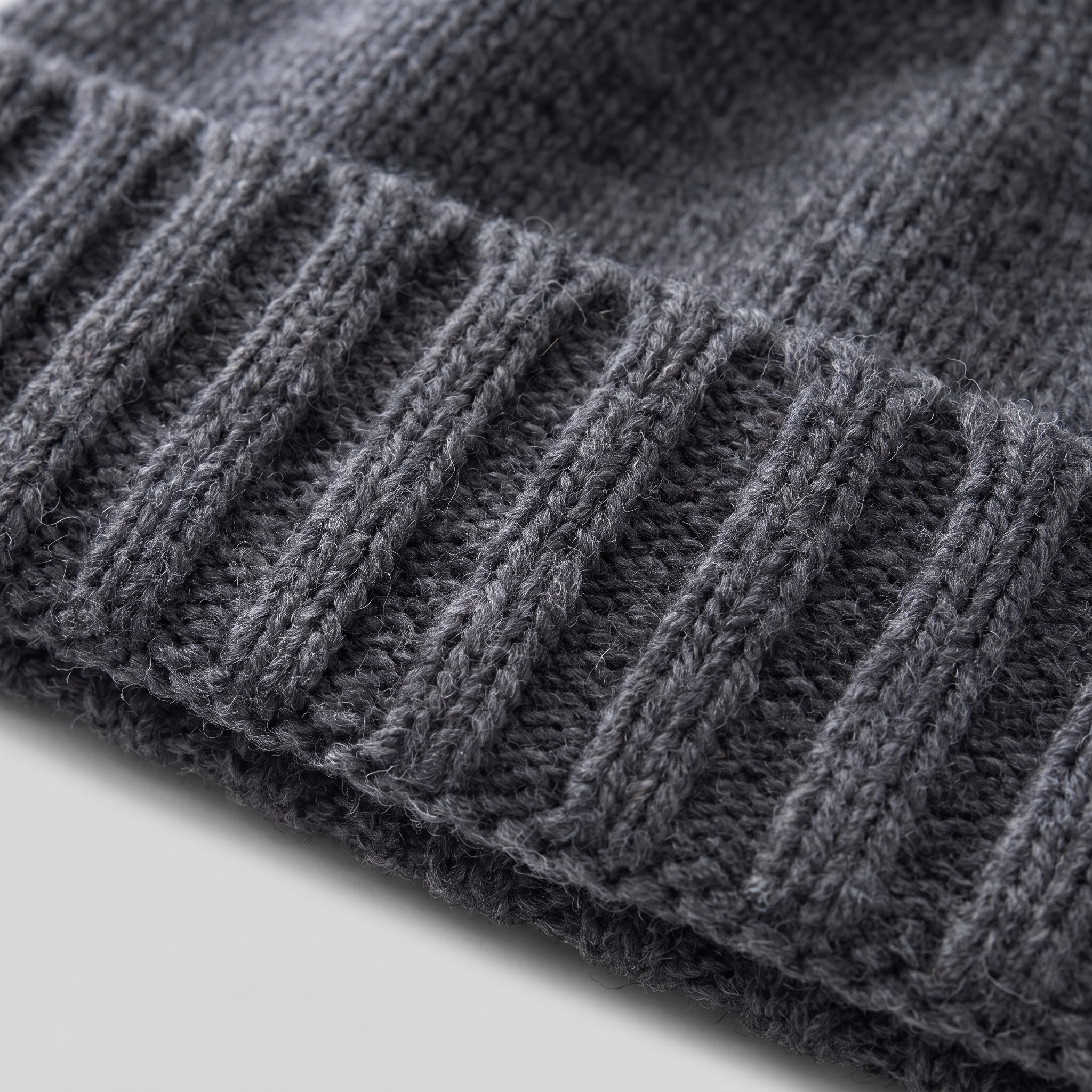 Cashmere-Beanie mit Rippstruktur