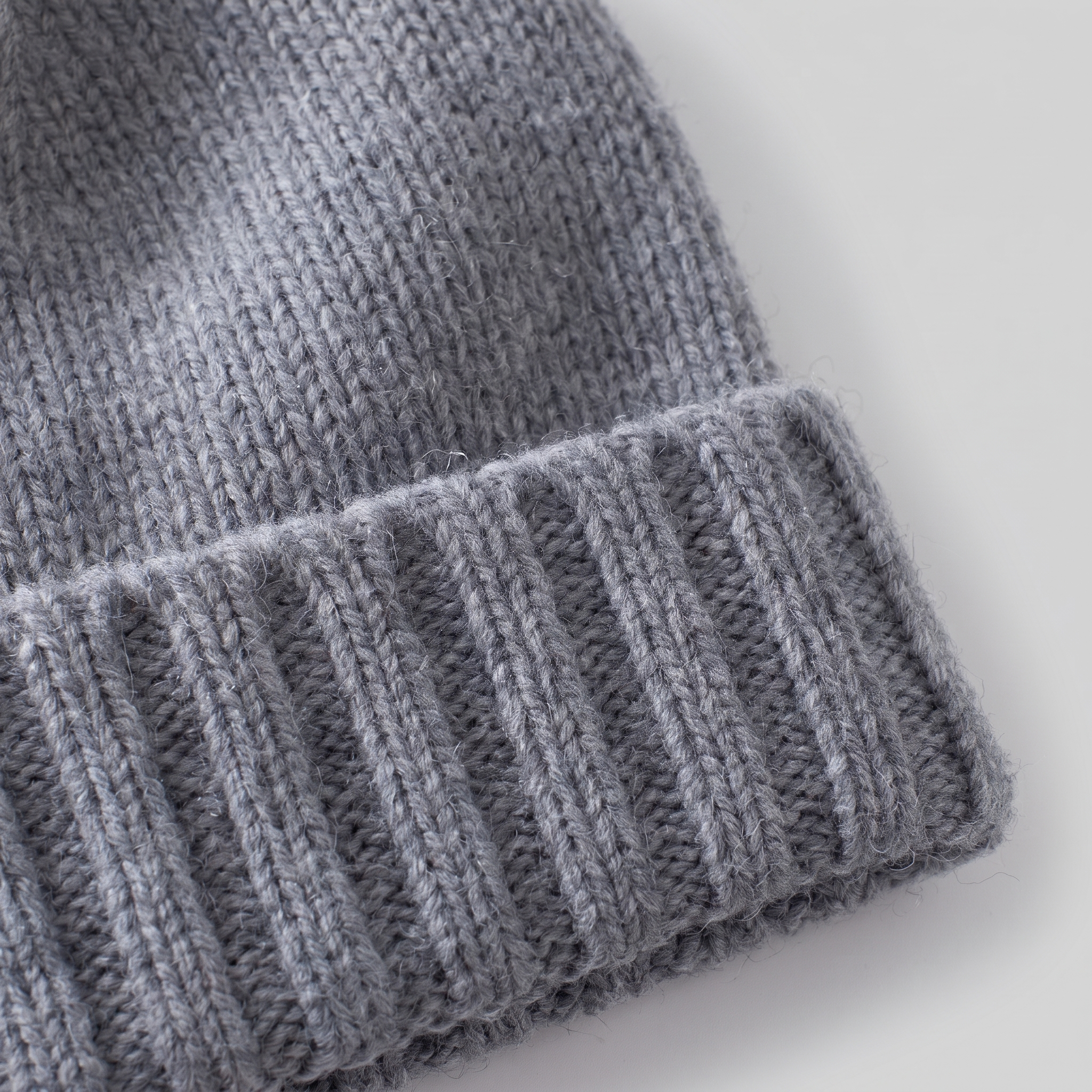 Cashmere-Beanie mit Rippstruktur