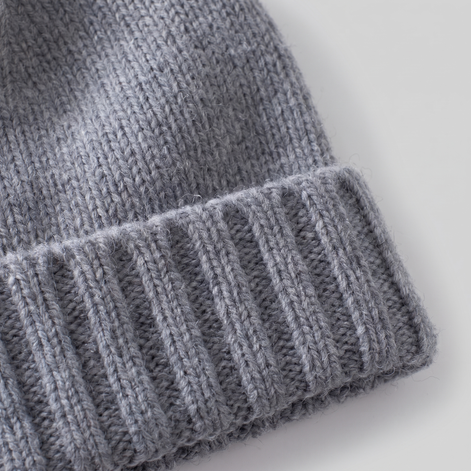 Cashmere-Beanie mit Rippstruktur