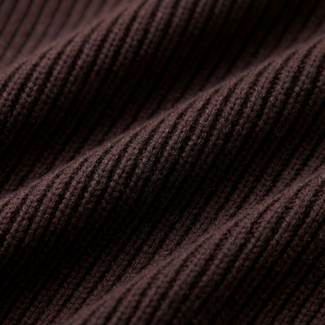 Dunkelbrauner Rippenstrickpullover