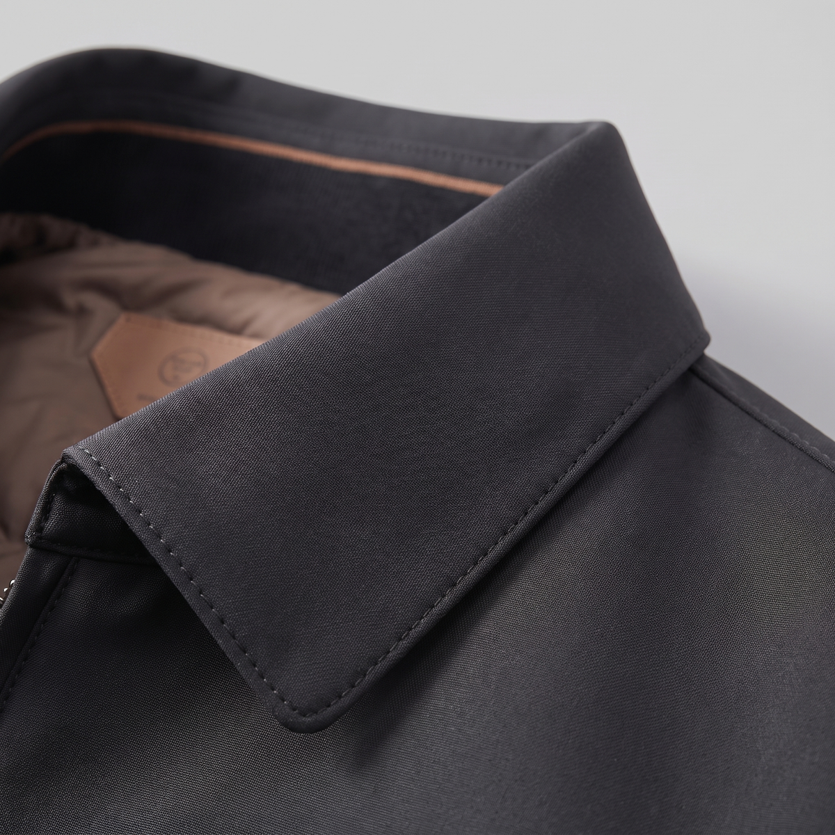 Herren Jacke mit gestepptem Innenfutter und durchgehendem Reissverschluss