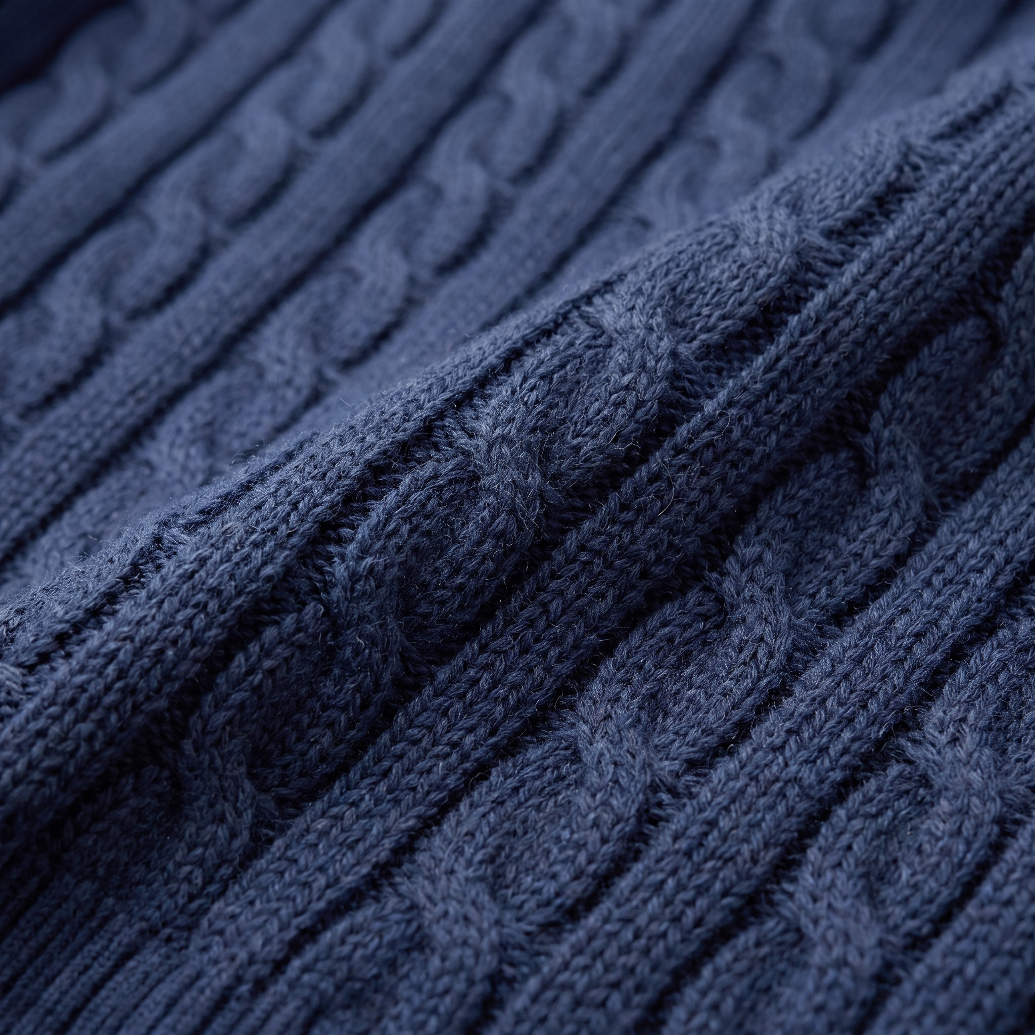 Herren Rollkragenpullover mit Zopfmuster