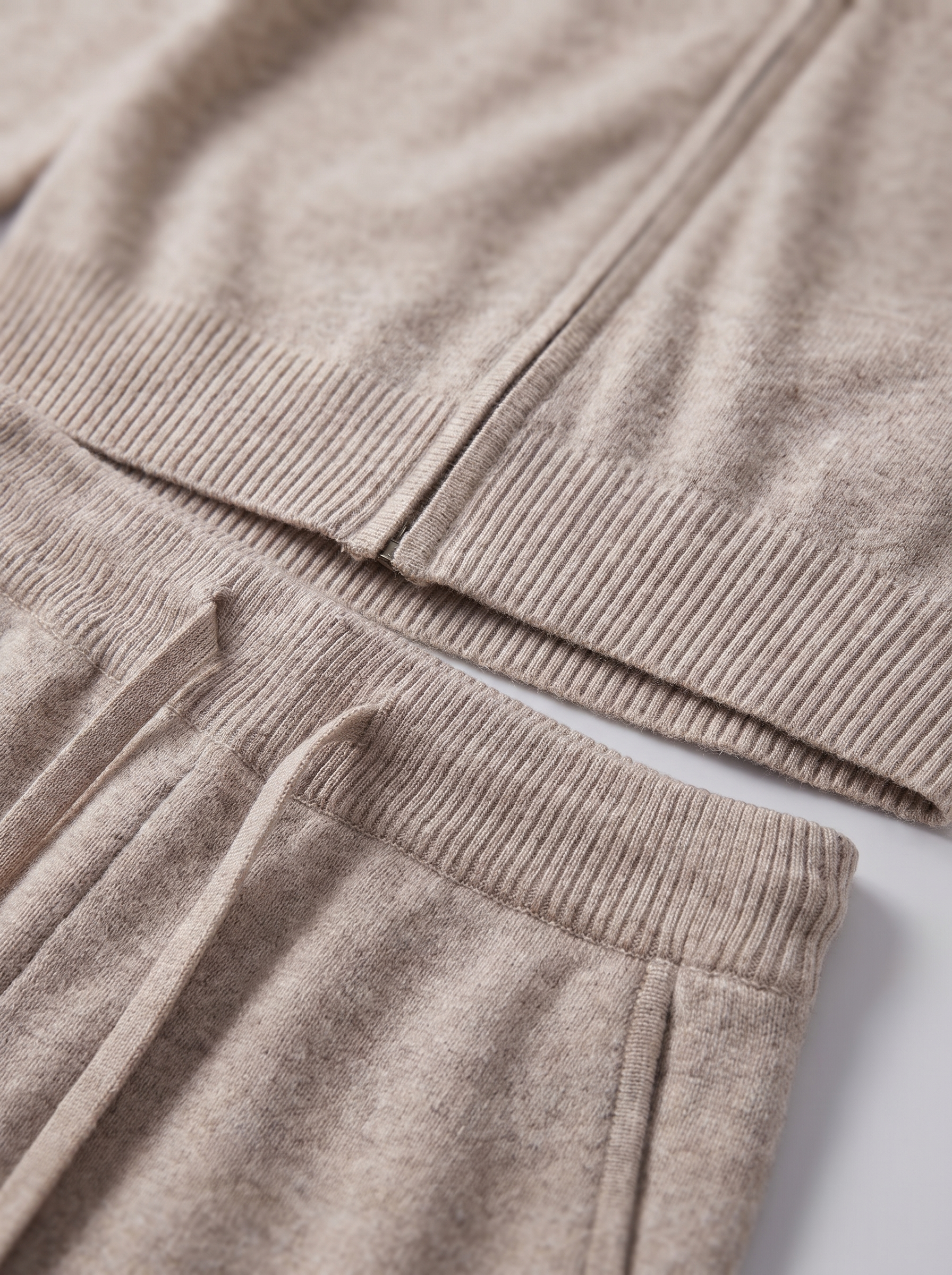 Herren Set aus Strickjacke aus Wolle mit Reissverschluss und Hose