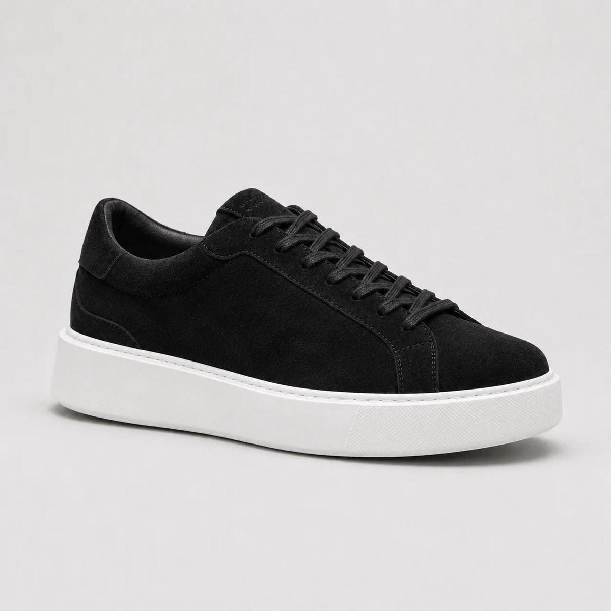 Herren Sneaker mit Wildlederoptik und flacher Sohle