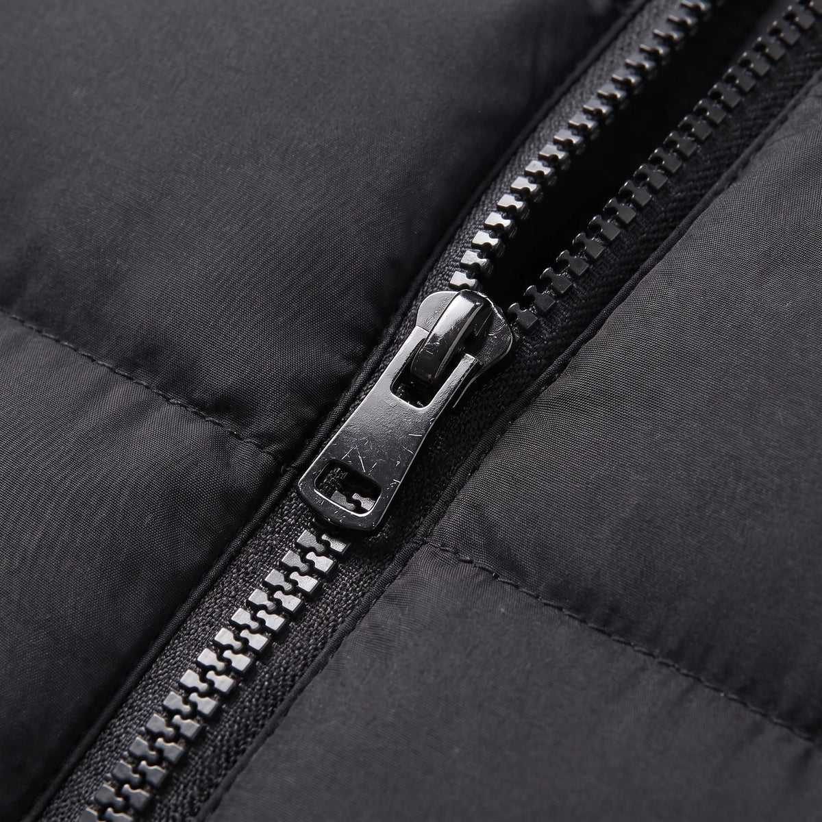 Herren Steppjacke mit Kapuze und Reißverschluss