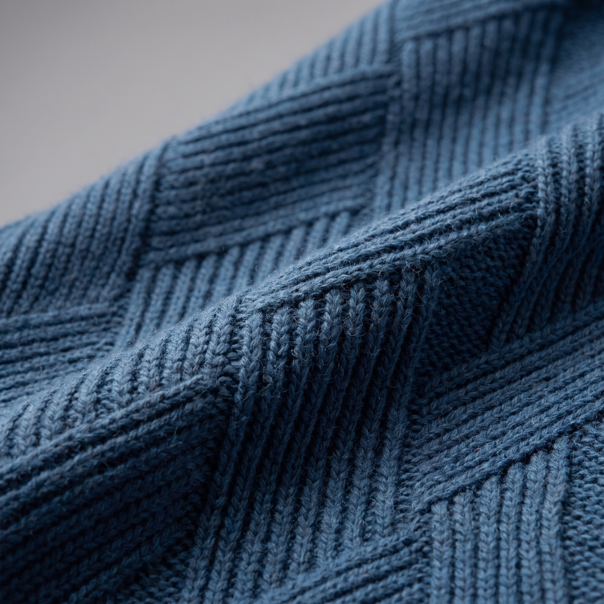 Herren Strickjacke mit Rautenmuster und durchgehendem Reissverschluss