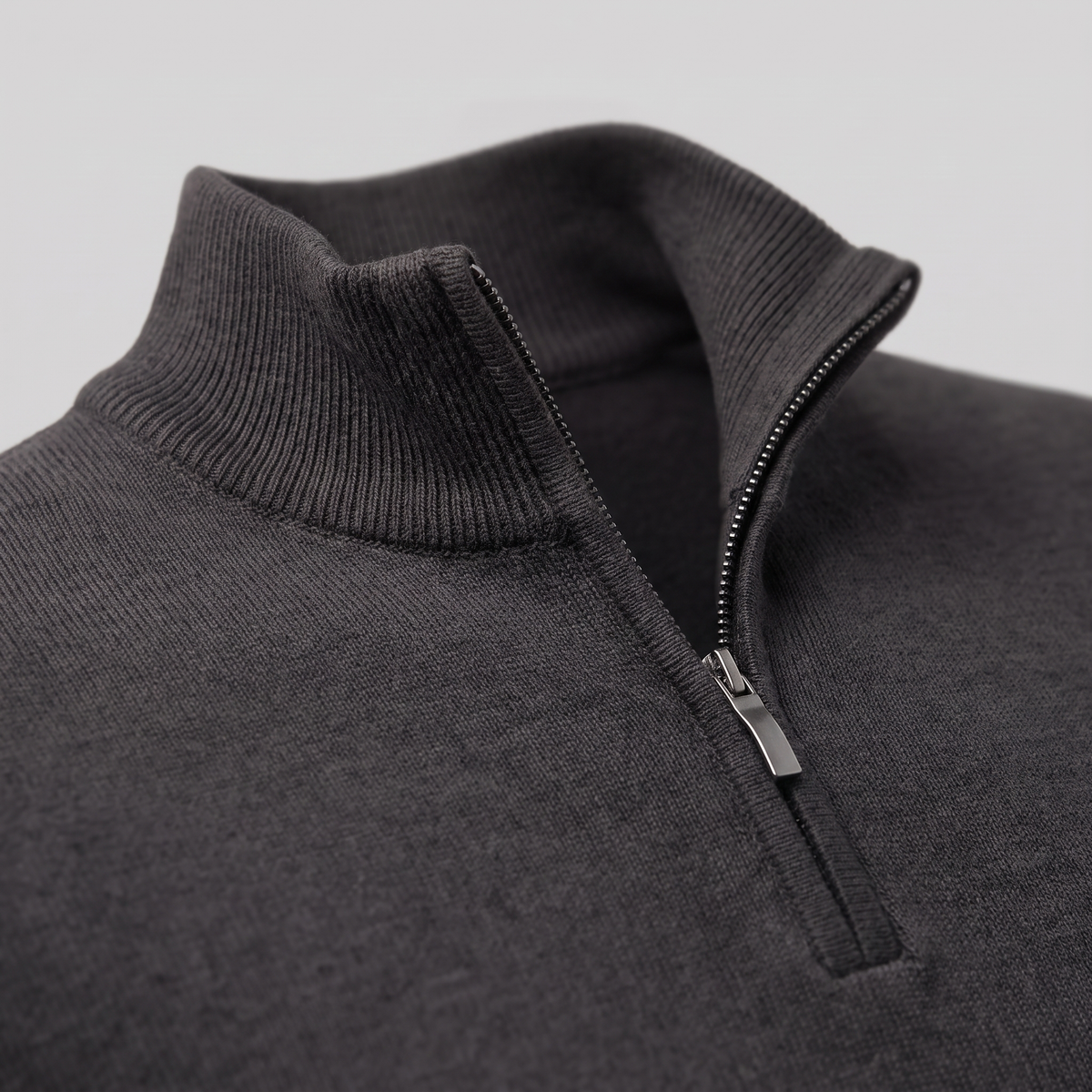 Herren V-Ausschnitt-Pullover mit Reissverschluss-Detail