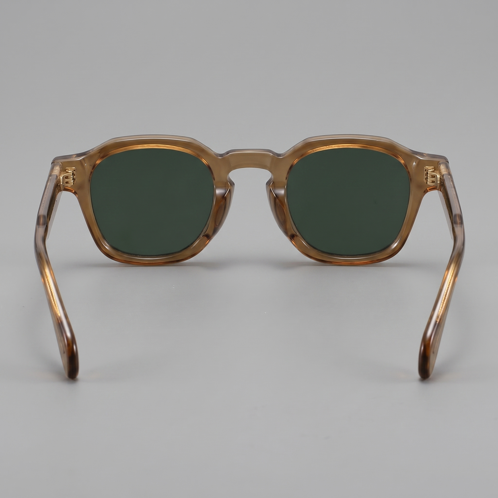 Herren Vintage Quadratische Sonnenbrillen Mit Dunklen Gläsern