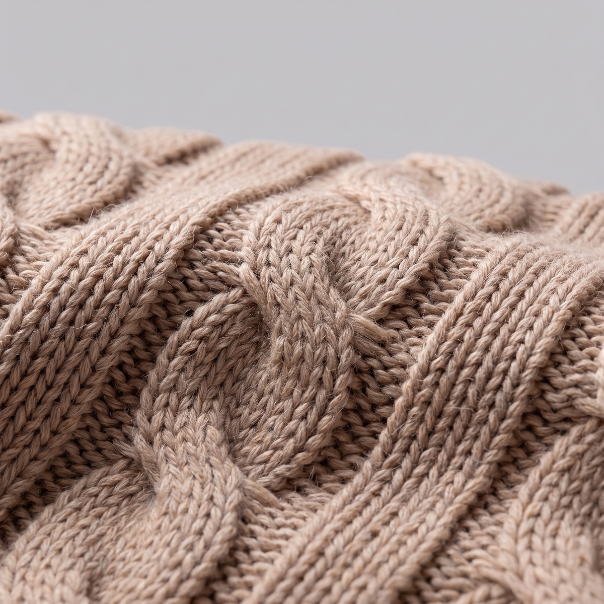 Herren Zopfstrick-Pullover aus Wolle mit Rundhalsausschnitt