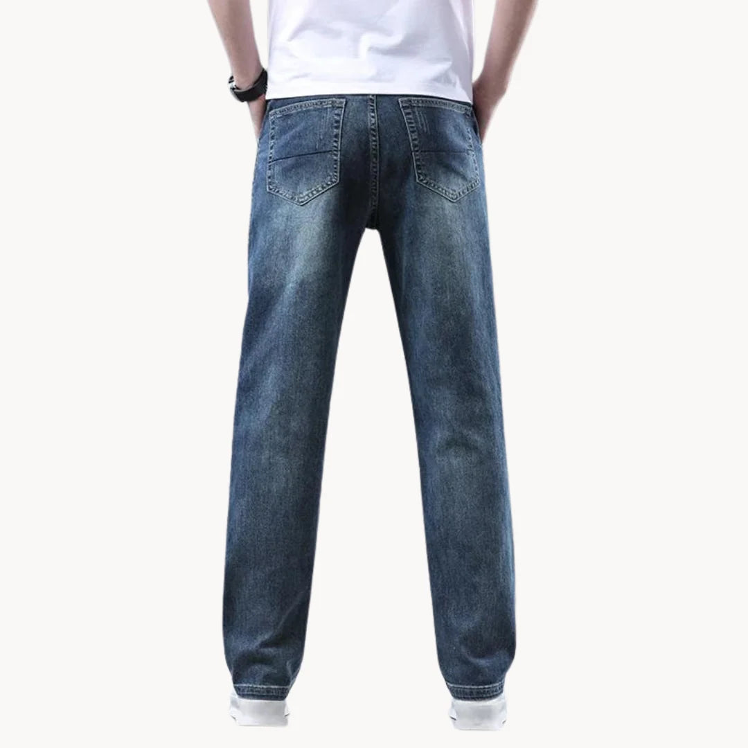 Herren Jeans mit Relaxed Straight Leg Schnitt