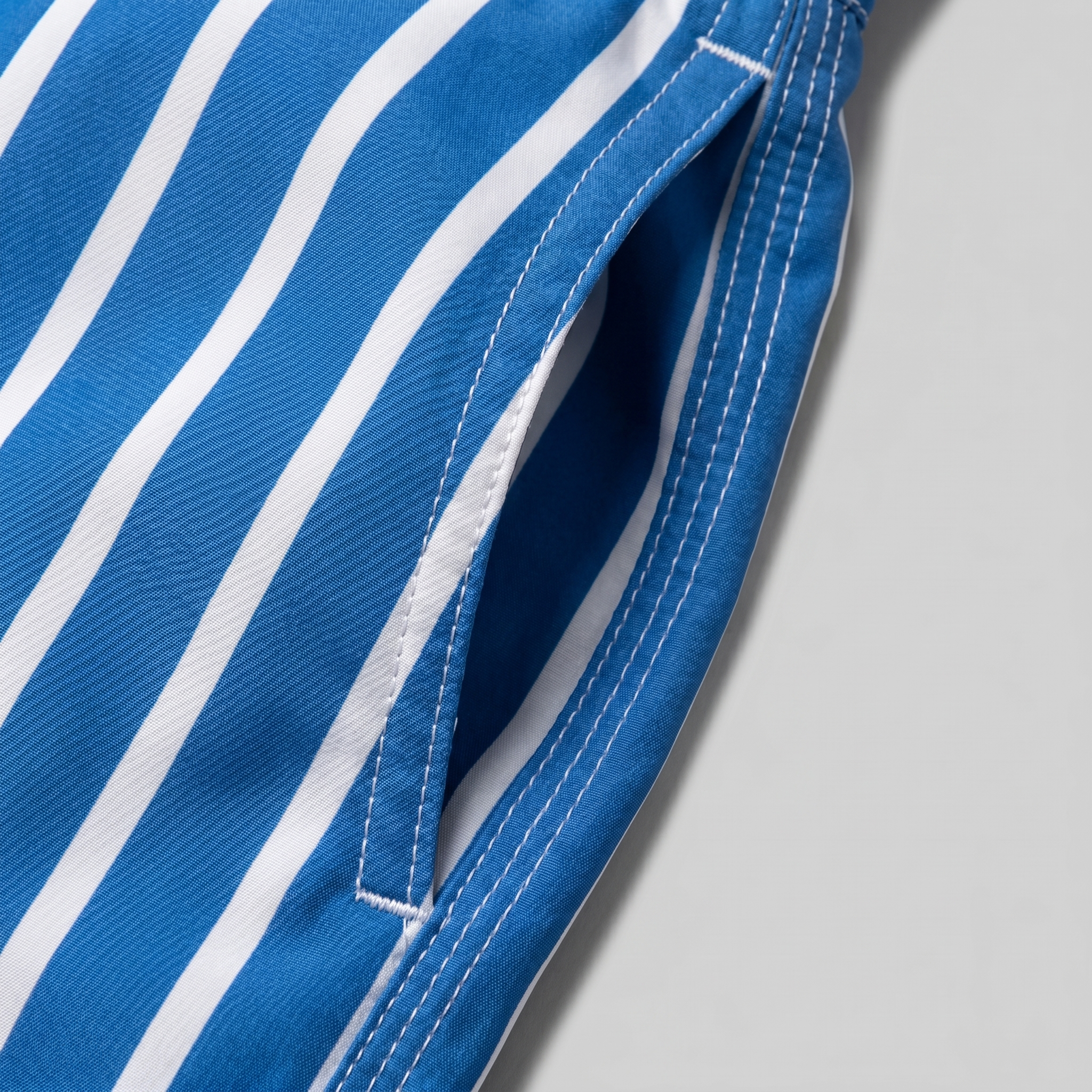 Herren Schnelltrocknende Streifen Badeshorts
