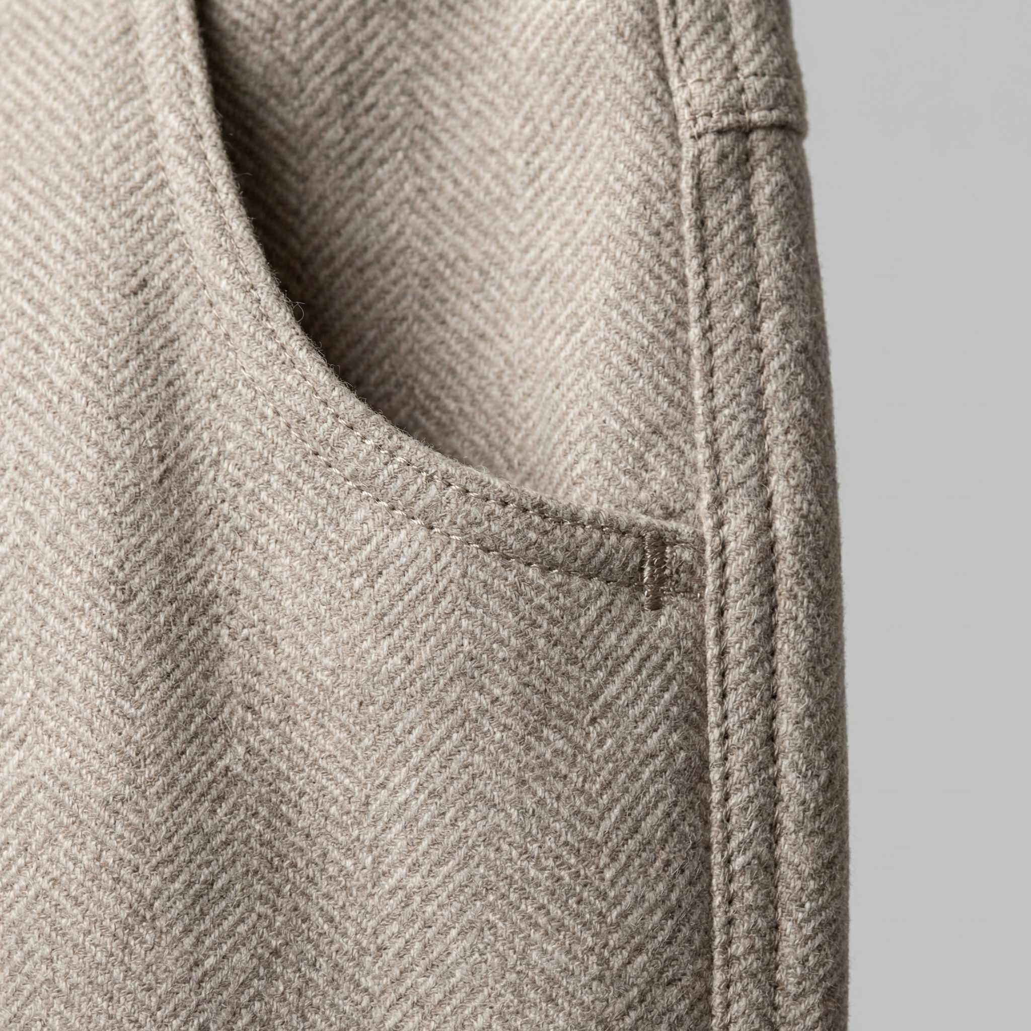 Klassische Herrenhose mit schmal zulaufendem Bein