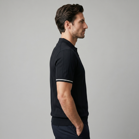 Herren Polo Mit Vertikalen Streifen Und Reißverschluss Am Kragen