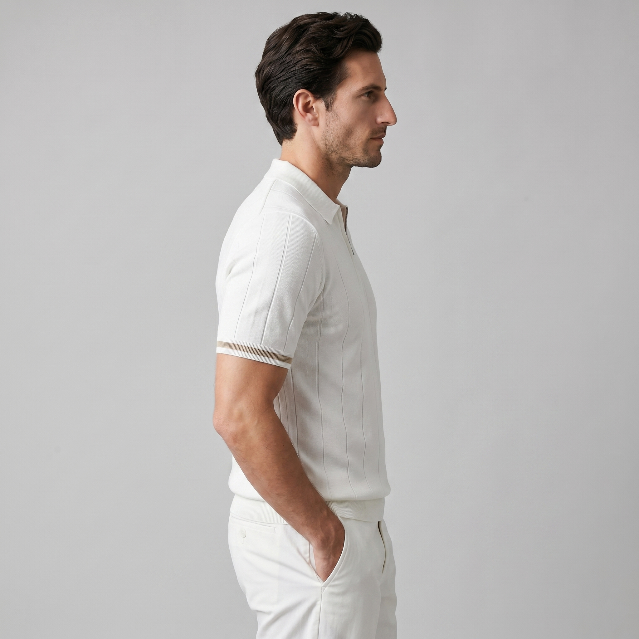 Herren Polo Mit Vertikalen Streifen Und Reißverschluss Am Kragen