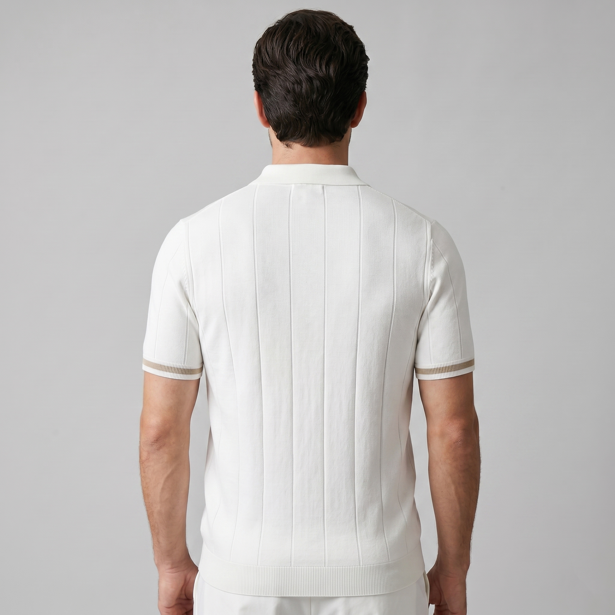 Herren Polo Mit Vertikalen Streifen Und Reißverschluss Am Kragen