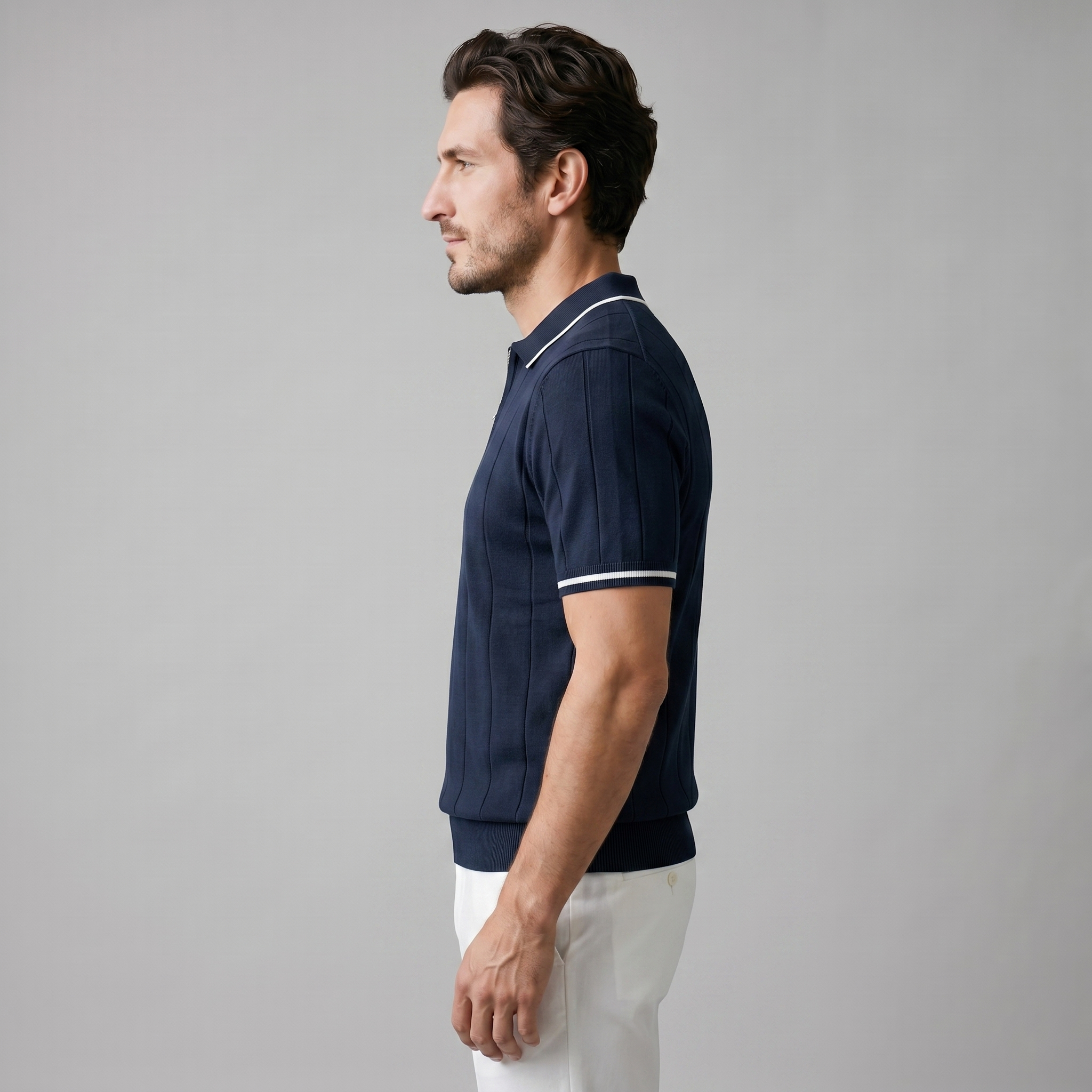 Herren Polo Mit Vertikalen Streifen Und Reißverschluss Am Kragen