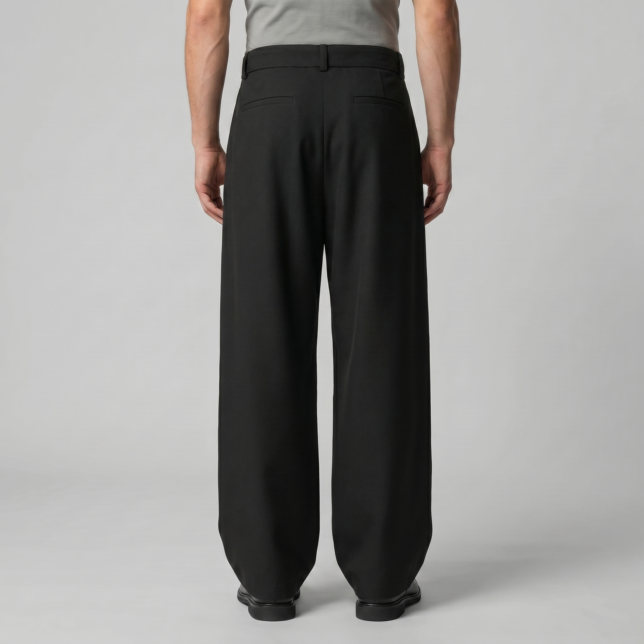 Herrenhose Mit Weitem Bein Und Gürtel Maßgeschneidert