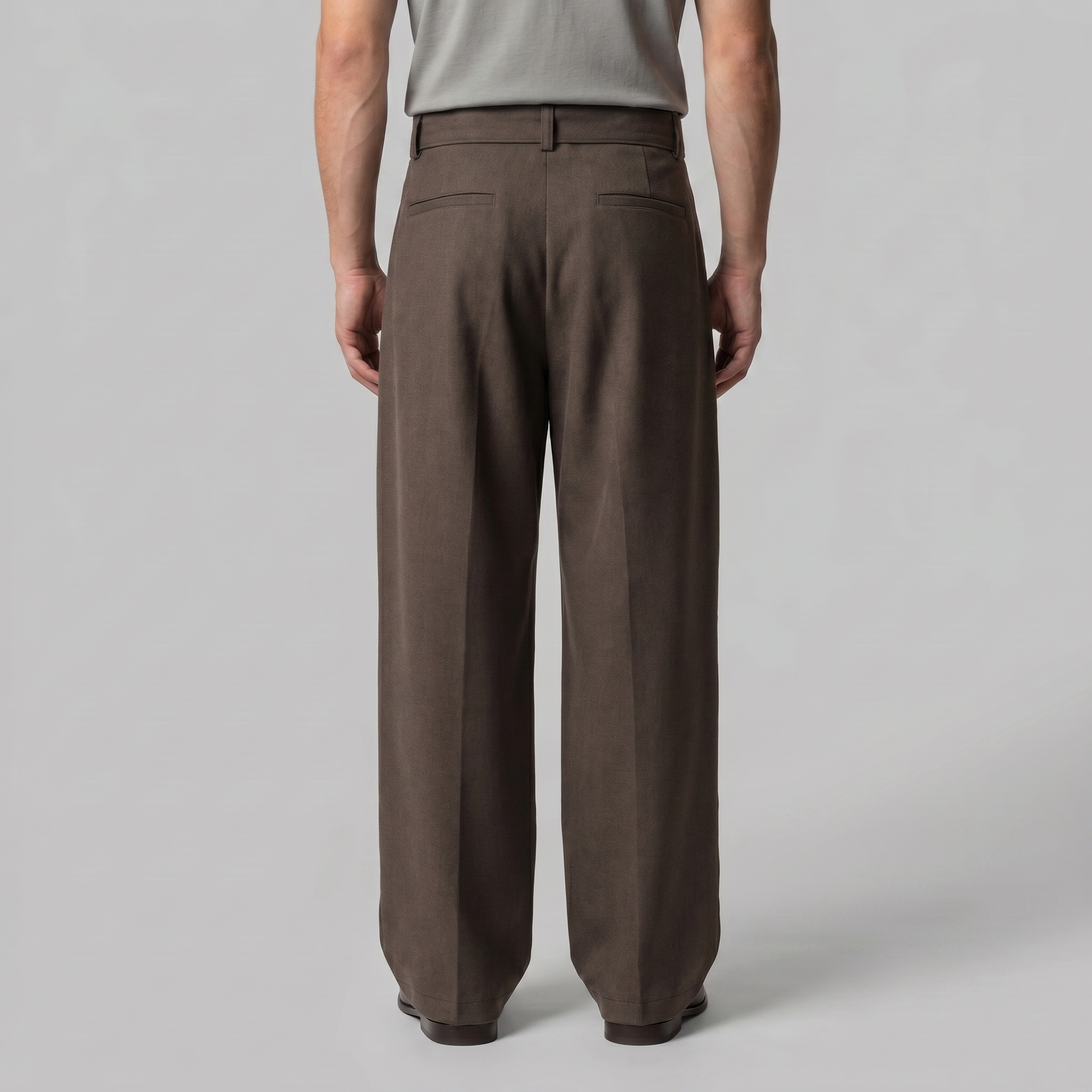 Herrenhose Mit Weitem Bein Und Gürtel Maßgeschneidert